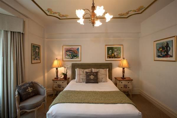 Cornell Hotel De France