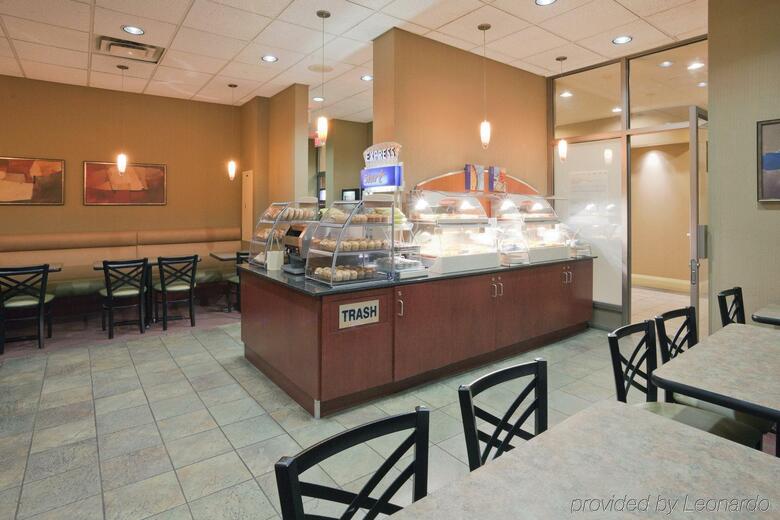 Hotel Holiday Inn Express Toronto Downtown