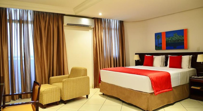 Hotel Millennium