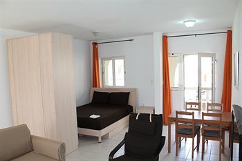 Aparthotel Piscadera Seaview Apartments