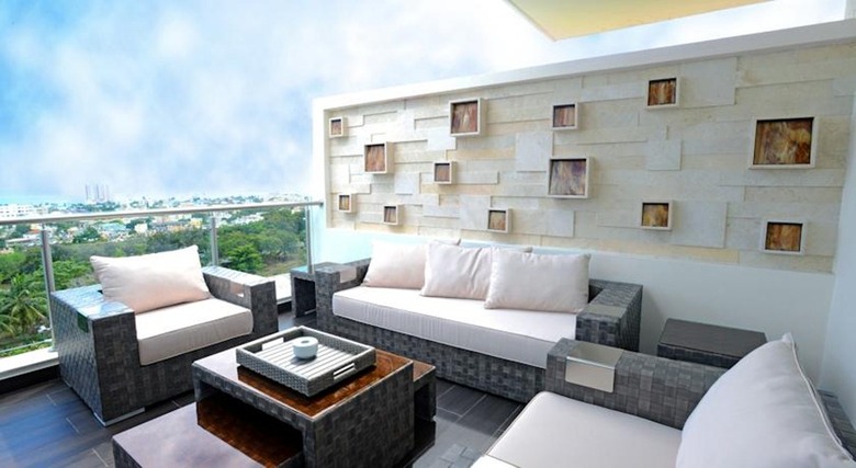 El Embajador, A Royal Hideaway Hotel