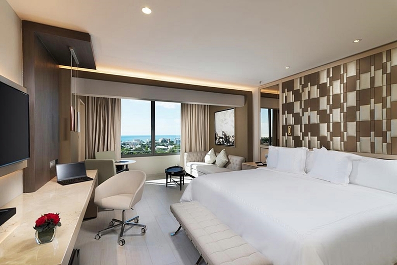 El Embajador, A Royal Hideaway Hotel