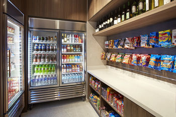 Anaheim Jolly Roger Hotel