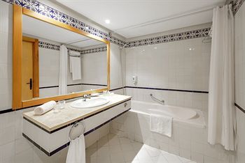 Hotel Iberostar Chick Khan