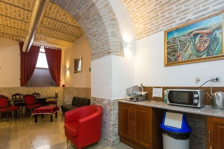 Hostel And Hotel Il Papavero