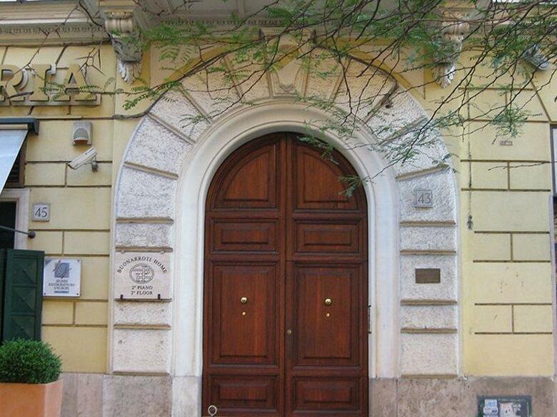 Hotel Buonarroti Home