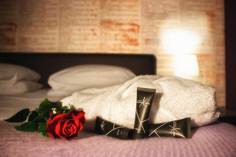 Black Hotel