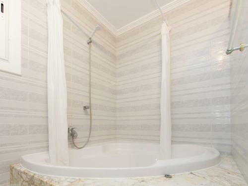 Cozy Holiday Home In Vendrell With Private Pool