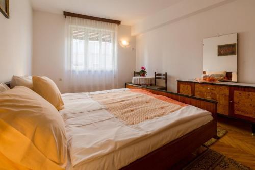 Apartment In Crikvenica 5265