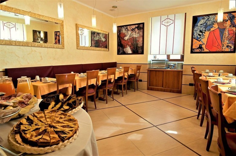 Hotel Lirico