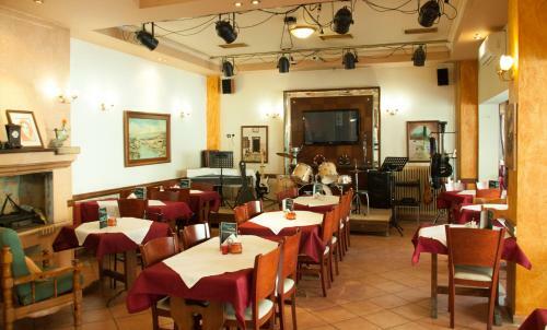 Stavrodromi Hotel