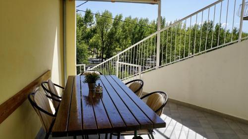 Apartments With A Parking Space Omis - 2760