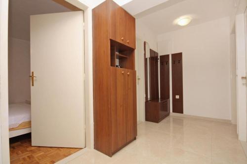 Apartments With A Parking Space Omis - 5988