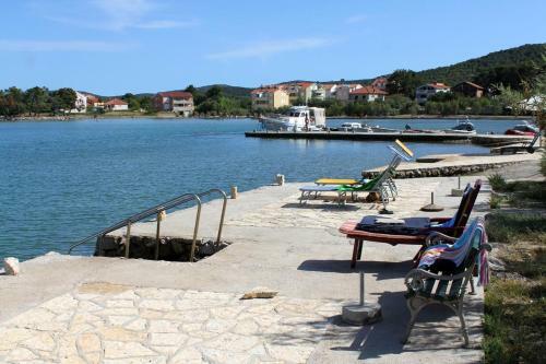 Apartments By The Sea Pasman - 8220