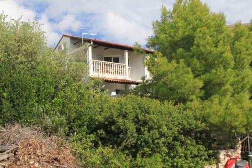 Apartments By The Sea Milna (vis) - 8895