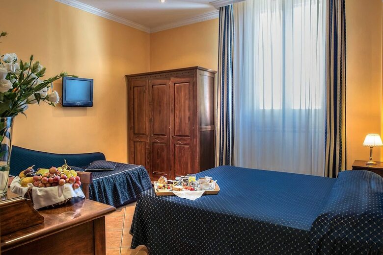 Hotel Caracciolo