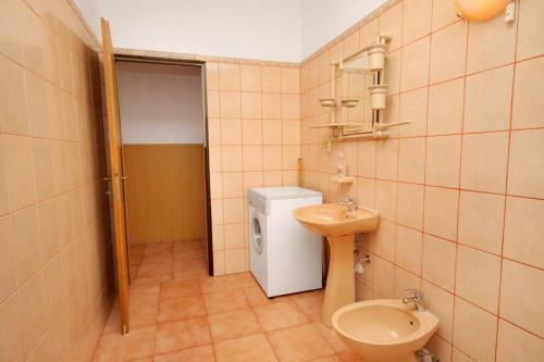 Hostal Apartments With A Parking Space Senj - 5577