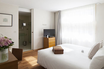Atel La Perouse Hotel