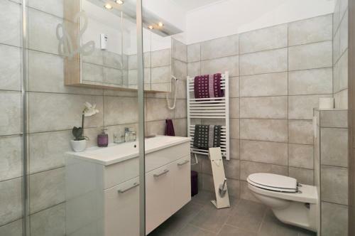 Hostal Silver Beach Apartments