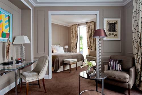 Hotel Le Burgundy Paris