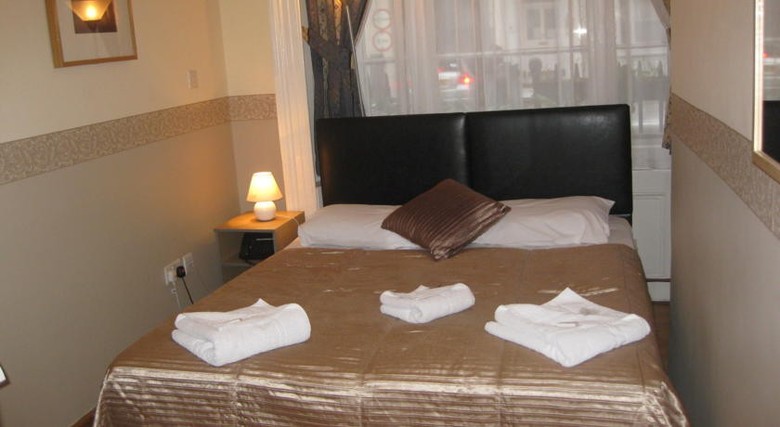 Glendale Hyde Park Hotel