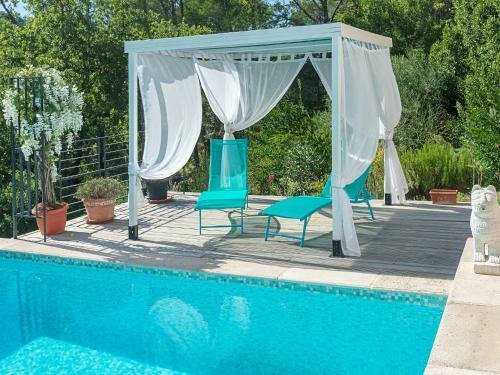 Spacious Villa In Bargemon With Swimming Pool And Airconditioning