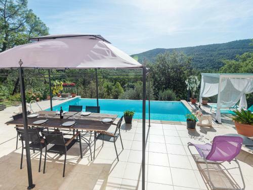 Spacious Villa In Bargemon With Swimming Pool And Airconditioning