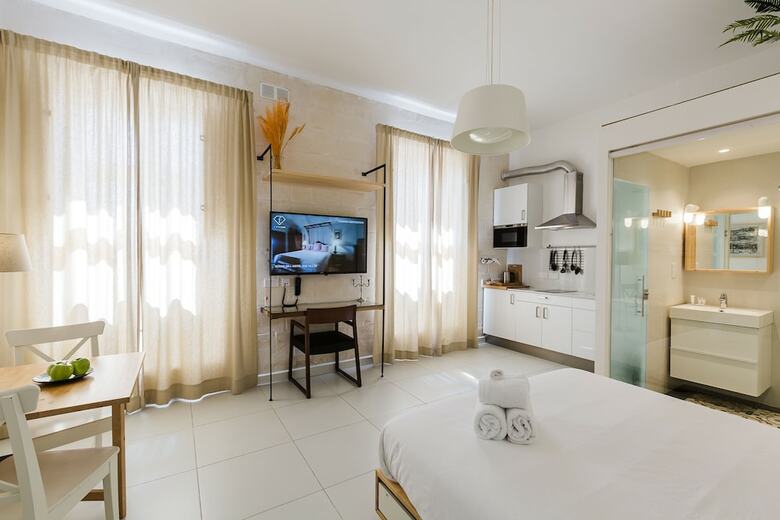 Two Pillows Boutique Hostel