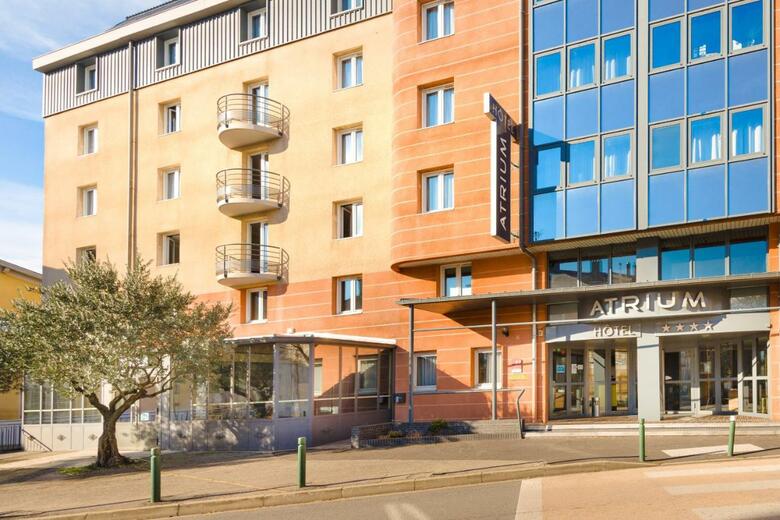 Atrium Hotel