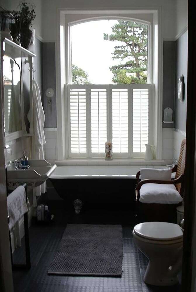 Hostal Cornerstones Guest House