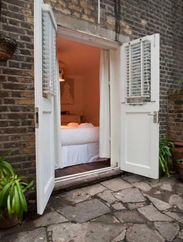 Veeve - Two Bedroom Apartment St Charles Square - Notting Hill