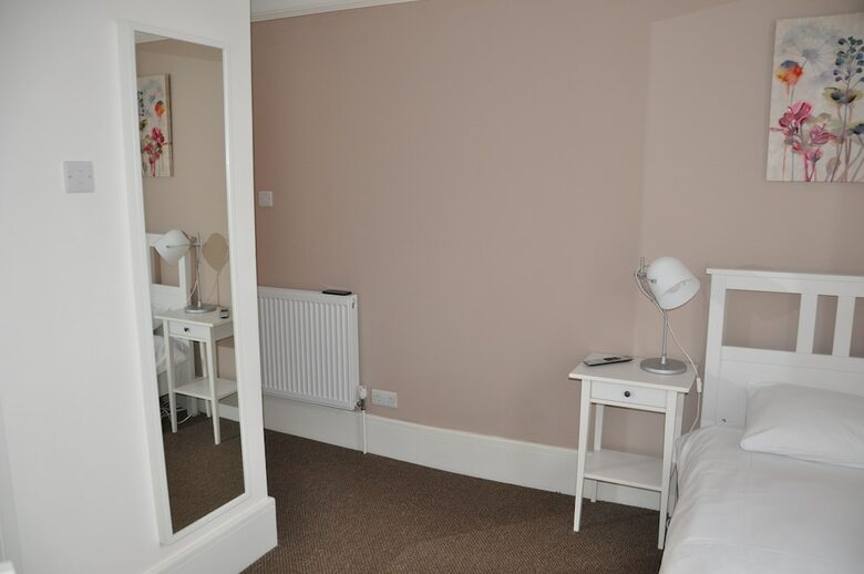 Hostal The Regent Guest House