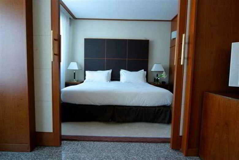 Hotel Goldstar Resort & Suites