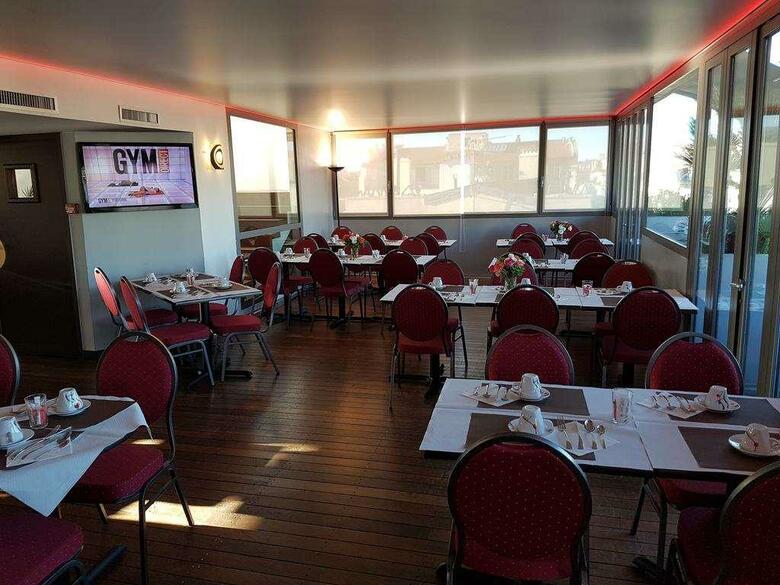 Hotel Goldstar Resort & Suites
