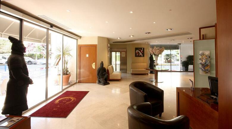 Hotel Goldstar Resort & Suites