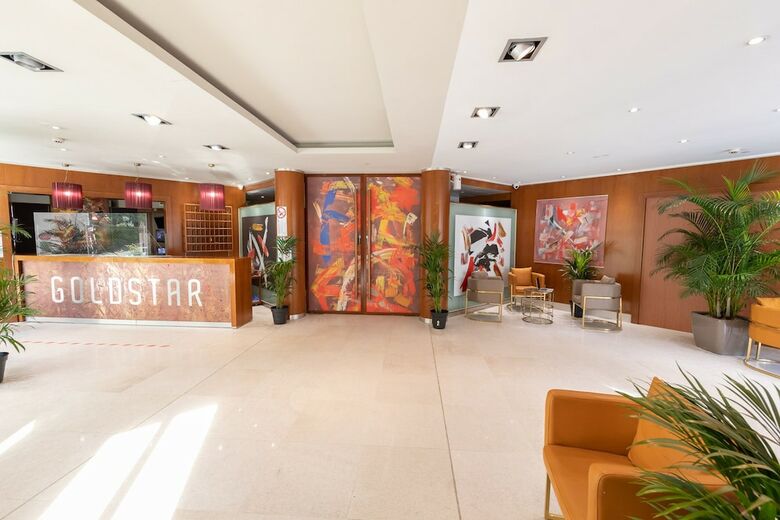 Hotel Goldstar Resort & Suites