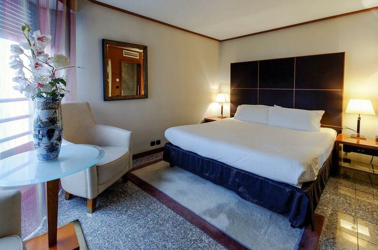 Hotel Goldstar Resort & Suites