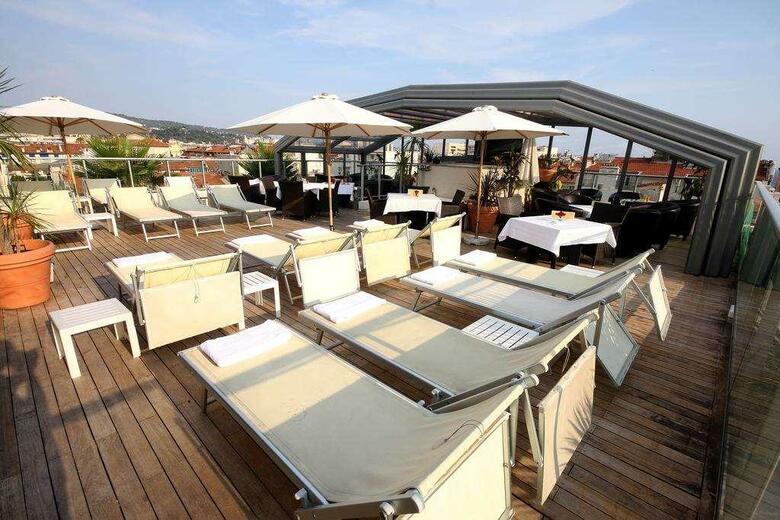 Hotel Goldstar Resort & Suites