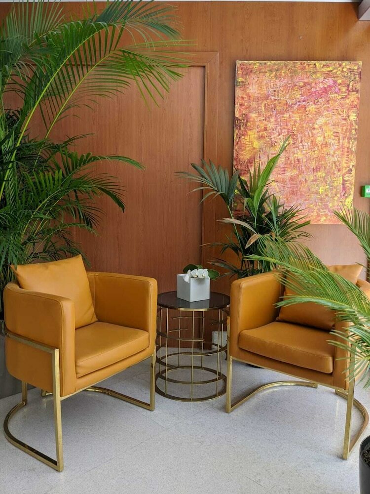 Hotel Goldstar Resort & Suites
