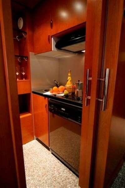 Hotel Goldstar Resort & Suites