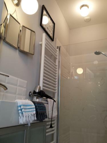 Hostal Beaux Esprits Chambres D'h�tes Et S�minaires