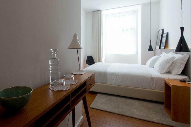 Hostal The 8 - Downtown Suites