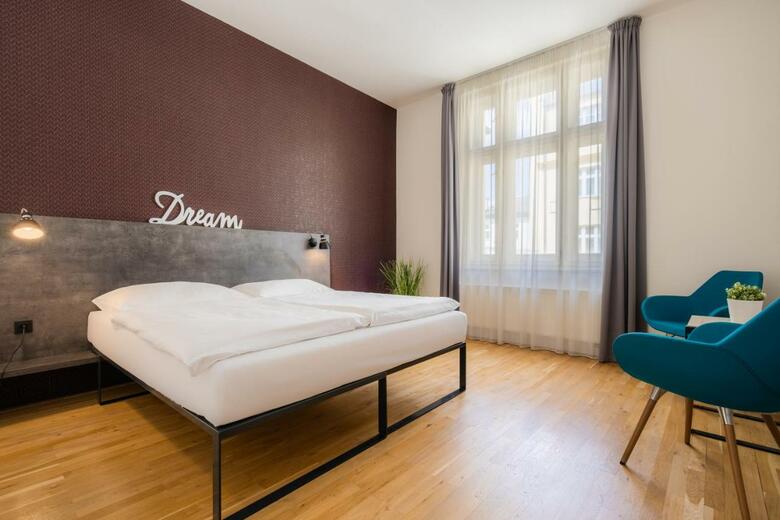 Ea Aparthotel Melantrich
