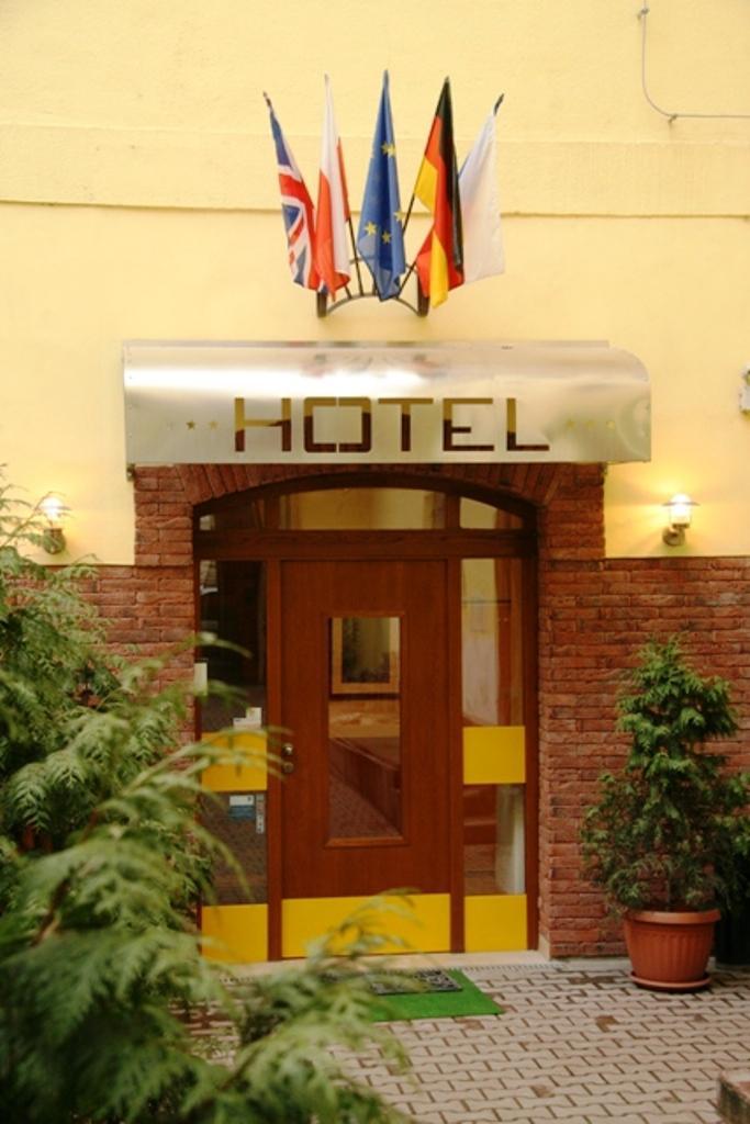 Hotel Adeba