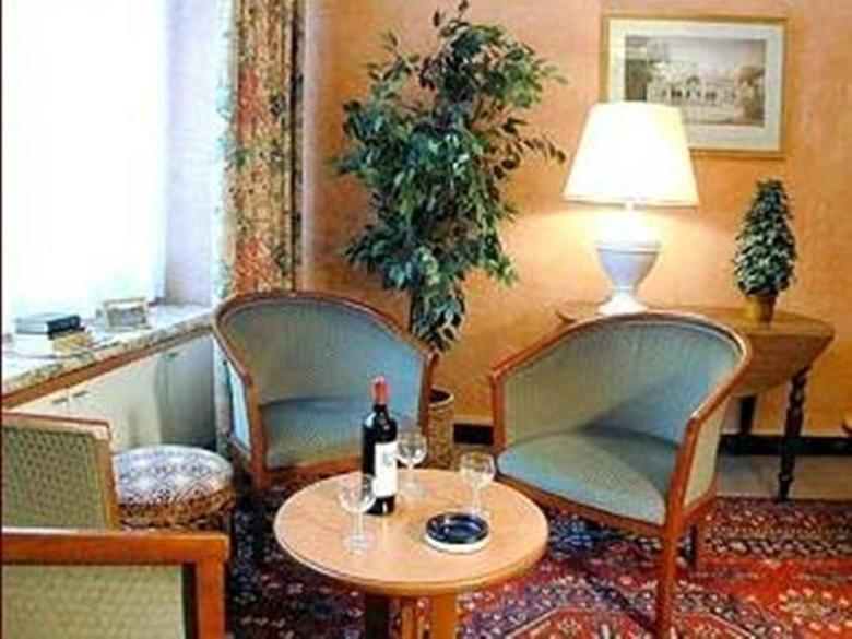 Central Hotel Paris