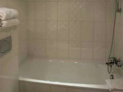 121 Paris Hotel