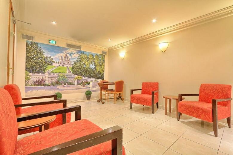 121 Paris Hotel