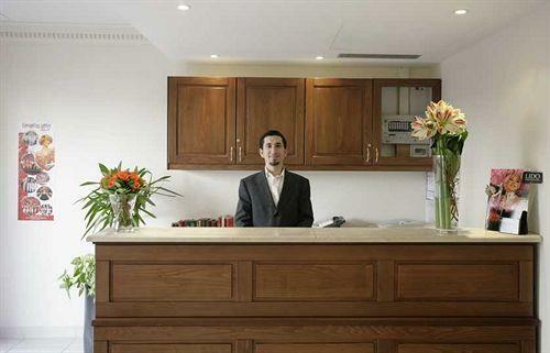 121 Paris Hotel