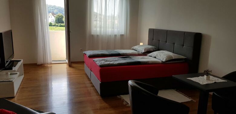 Vila Ema Apartments And Rooms