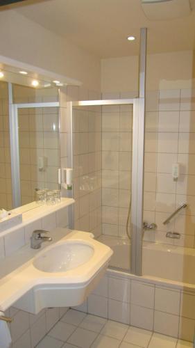 Hotel Sch�ne Aussicht